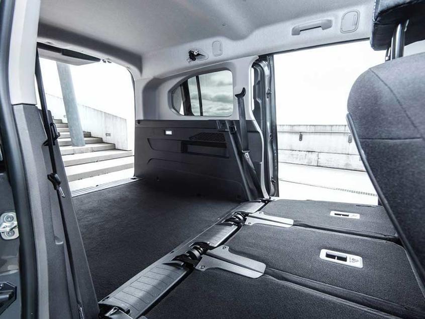 雪铁龙和标致的mpv车型对比,标致雪铁龙车跟现代起亚车哪个好