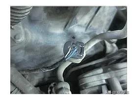 宝马x5加油后油表不动什么原因,宝马x5油表显示0能开几公里