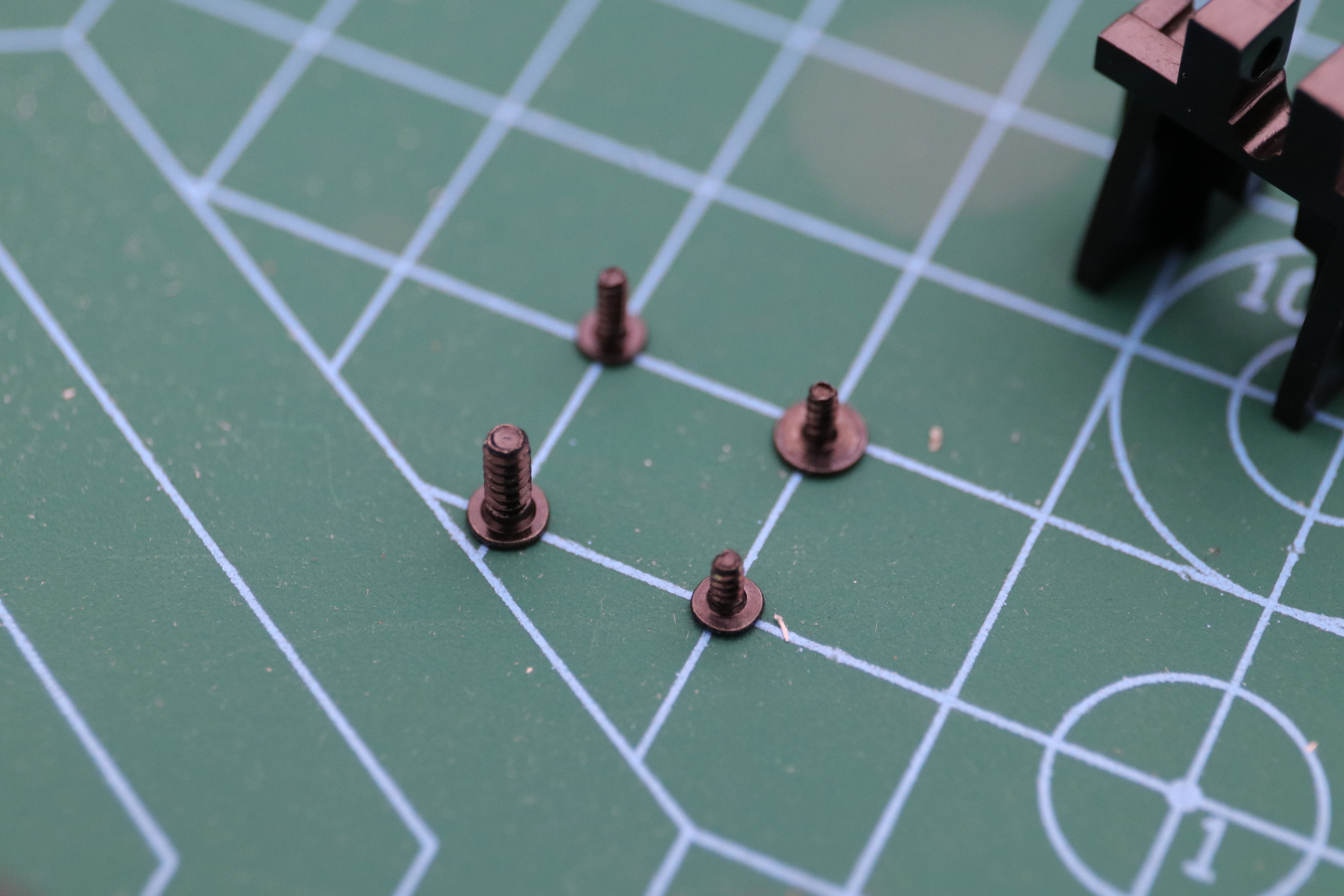 罗技无线游戏鼠标g304和g903,罗技g903鼠标拆卸教程