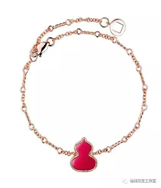 72岁女虎本命年戴什么首饰最好,本命年戴什么珠宝手链