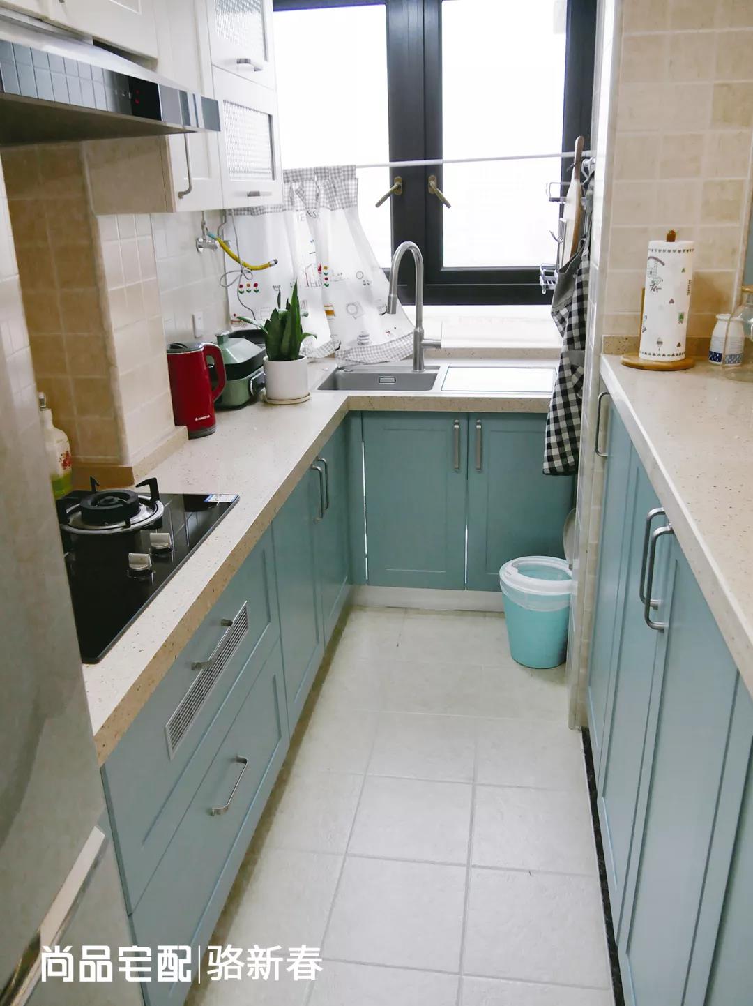 小房间榻榻米带吧台,小户型榻榻米上床下柜一体