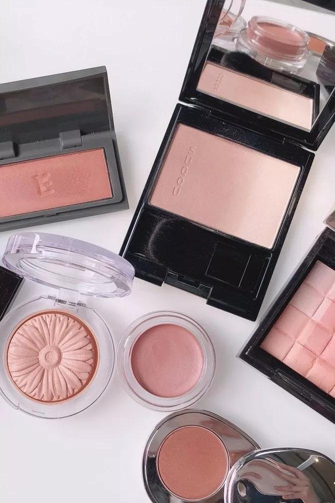 平价腮红收敛色和膨胀色的推荐,低饱和裸杏色腮红推荐