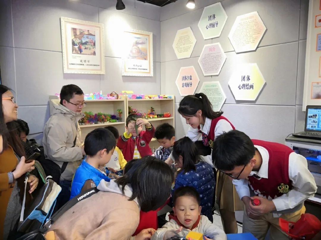 多彩课后服务助力快乐成长,多彩课后服务助力快乐成长的视频