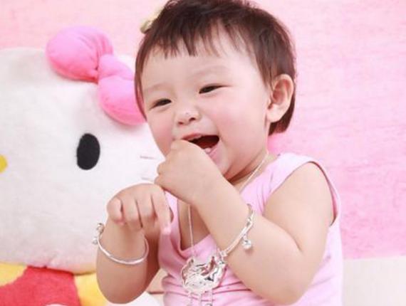 孩子百天没买长命锁,父母给孩子买长命锁怎么补救