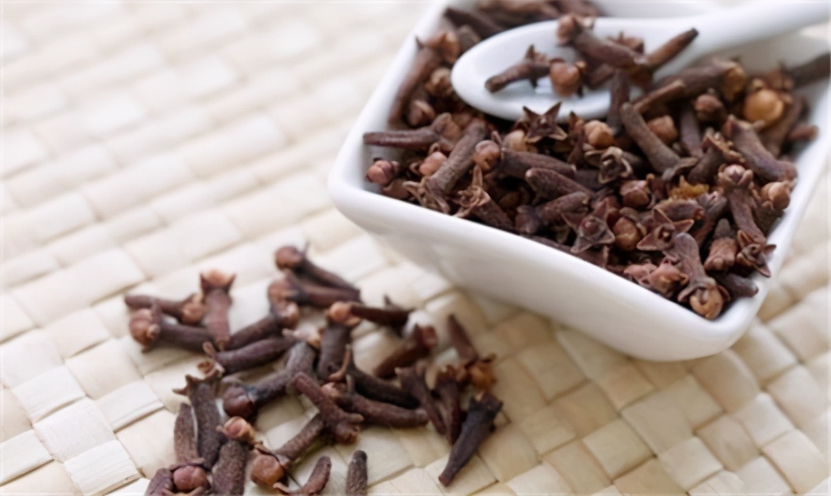 赠人玫瑰手有余香古时事例,古代的口香糖有哪些