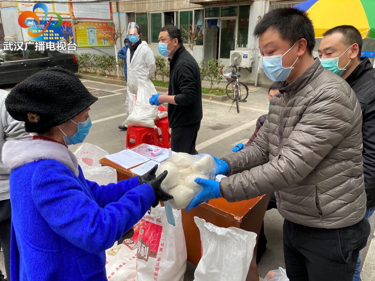 团结“艺”心合力战“疫”武汉文艺院团社区战“疫”纪实