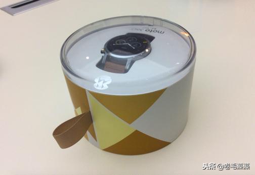 moto360一代和二代的对比,moto360二代和一代对比