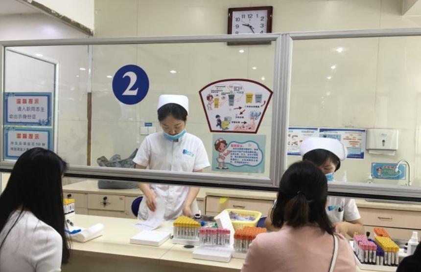 听了检验科主任的对话后，我发现了检验科的某些秘密