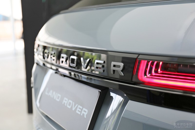 路虎揽胜极光对比同级别bba质量,路虎揽胜极光新一代测评视频
