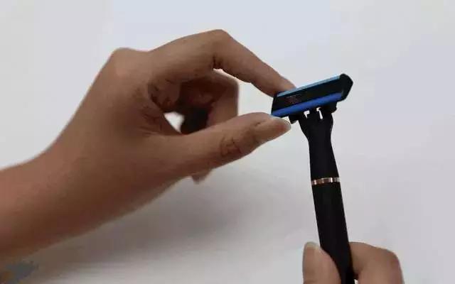 男人剃须刀手动,男人最简单手动式剃须刀