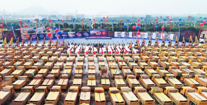 许家印广州恒大足球发布会,许家印恒大足球场最新效果图