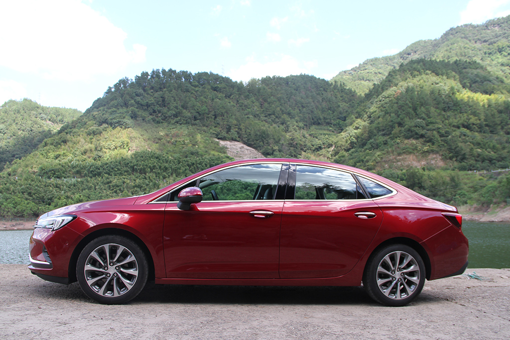 君越速腾,十五万公里的君越值得入手吗