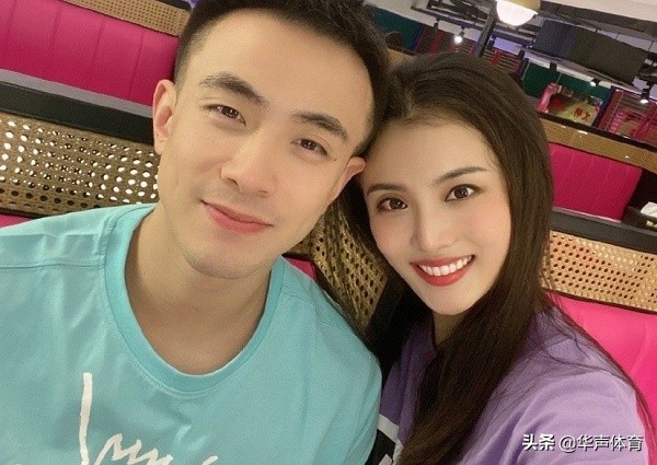 赵继伟郭艾伦双子星秀恩爱,赵继伟郭艾伦幸福的两个人