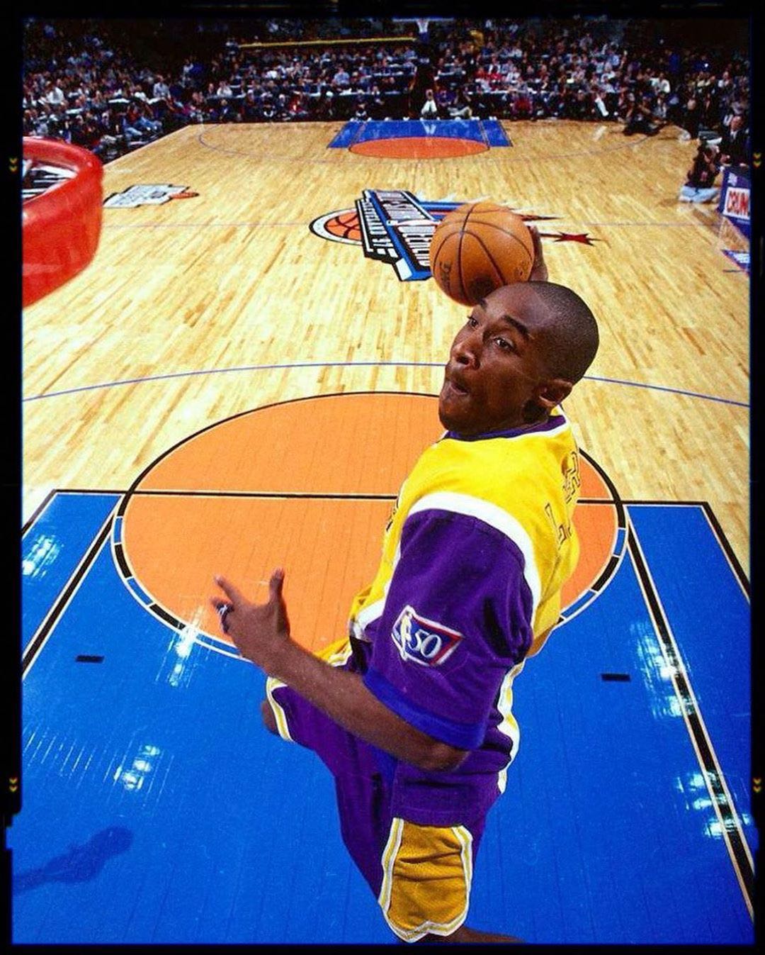 科比97年全明星扣篮大赛照片,1997年科比布莱恩特扣篮大赛冠军