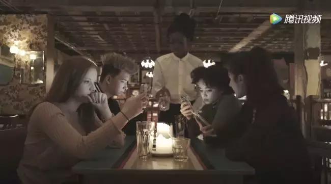 “深圳，女，26岁，月薪7k，负债7W”：假精致，榨干了多少年轻人