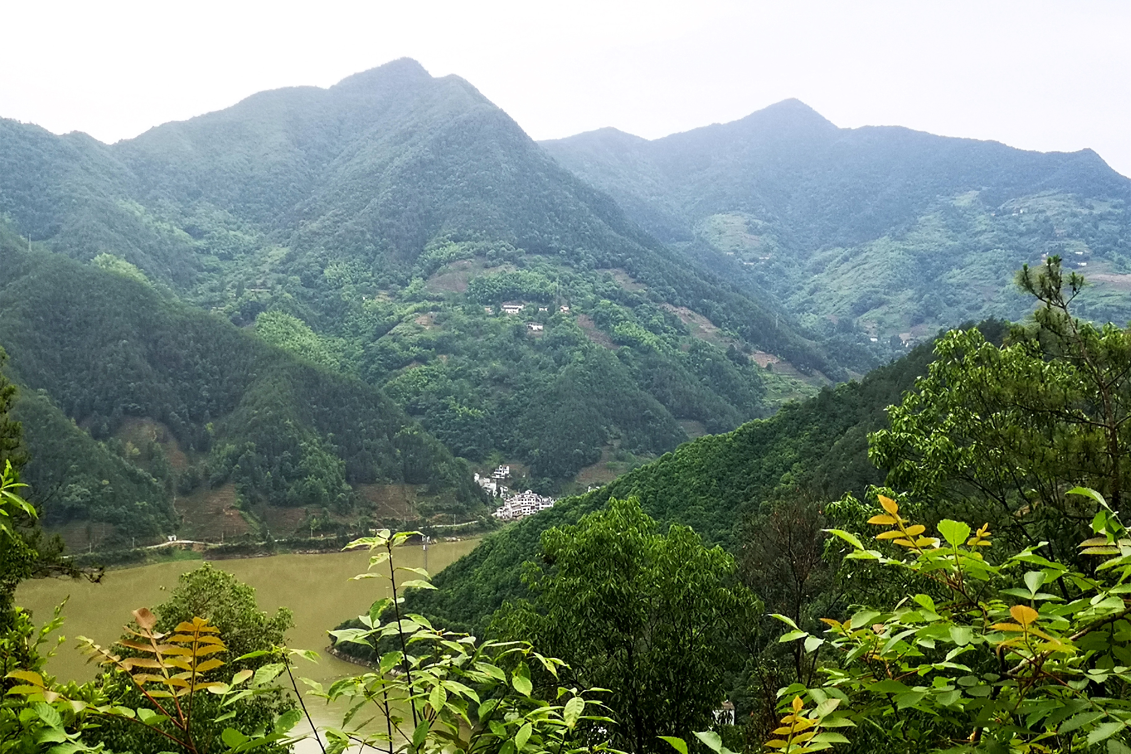 皖南川藏线惊险段视频,皖南川藏线惊险路段