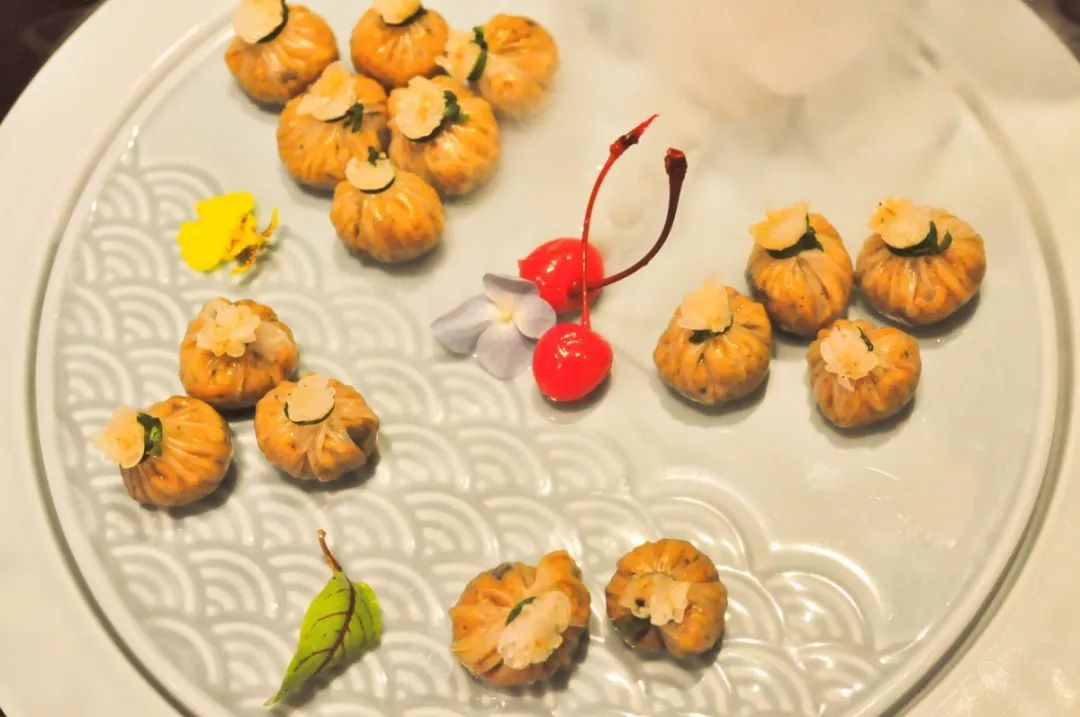 24小时丨吃饱喝足，我醉在了昆明的小夜风里