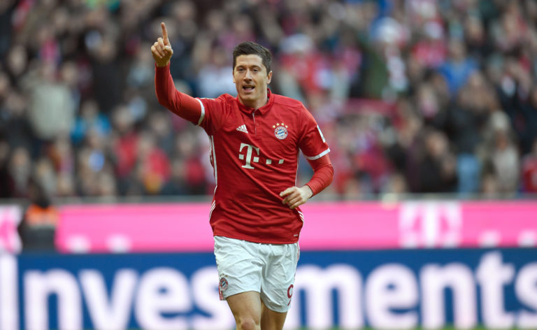 谁是足球场最强得分王,谁是足坛历史上进球最多的球员