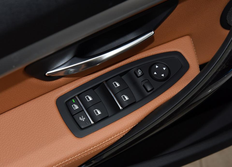 无框车门全车进口这是现在能买到最运动的3系