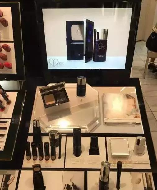 cpb钻光粉底液配什么散粉,cpb透亮粉底液上妆技巧