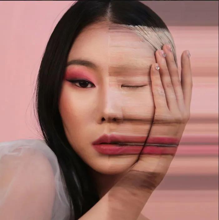 她在画画,神奇的视觉错觉画画