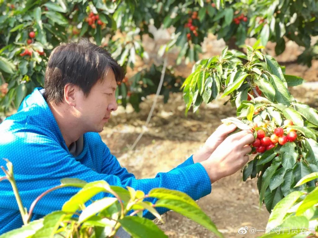 足球摆地摊,巴西球员街头足球沙滩足球