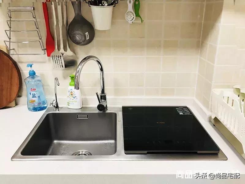 老婆坚持在客厅砌堵墙,住进去才知道用处大,服气