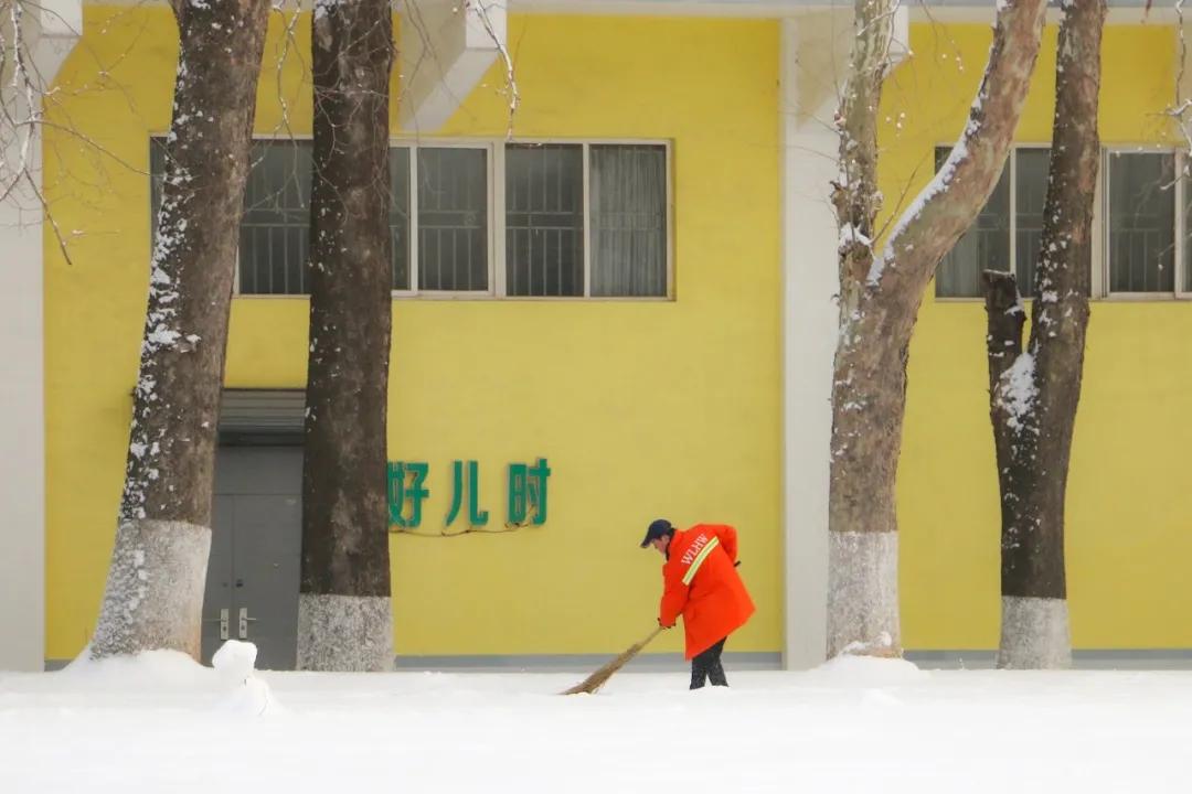 内工大初雪,大工山雪景
