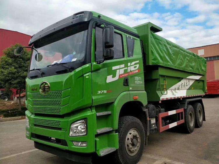 银灰色的汽车是最安全的