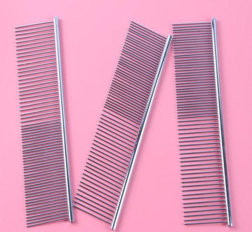 你家狗狗掉毛吗,你知道狗为什么掉毛吗