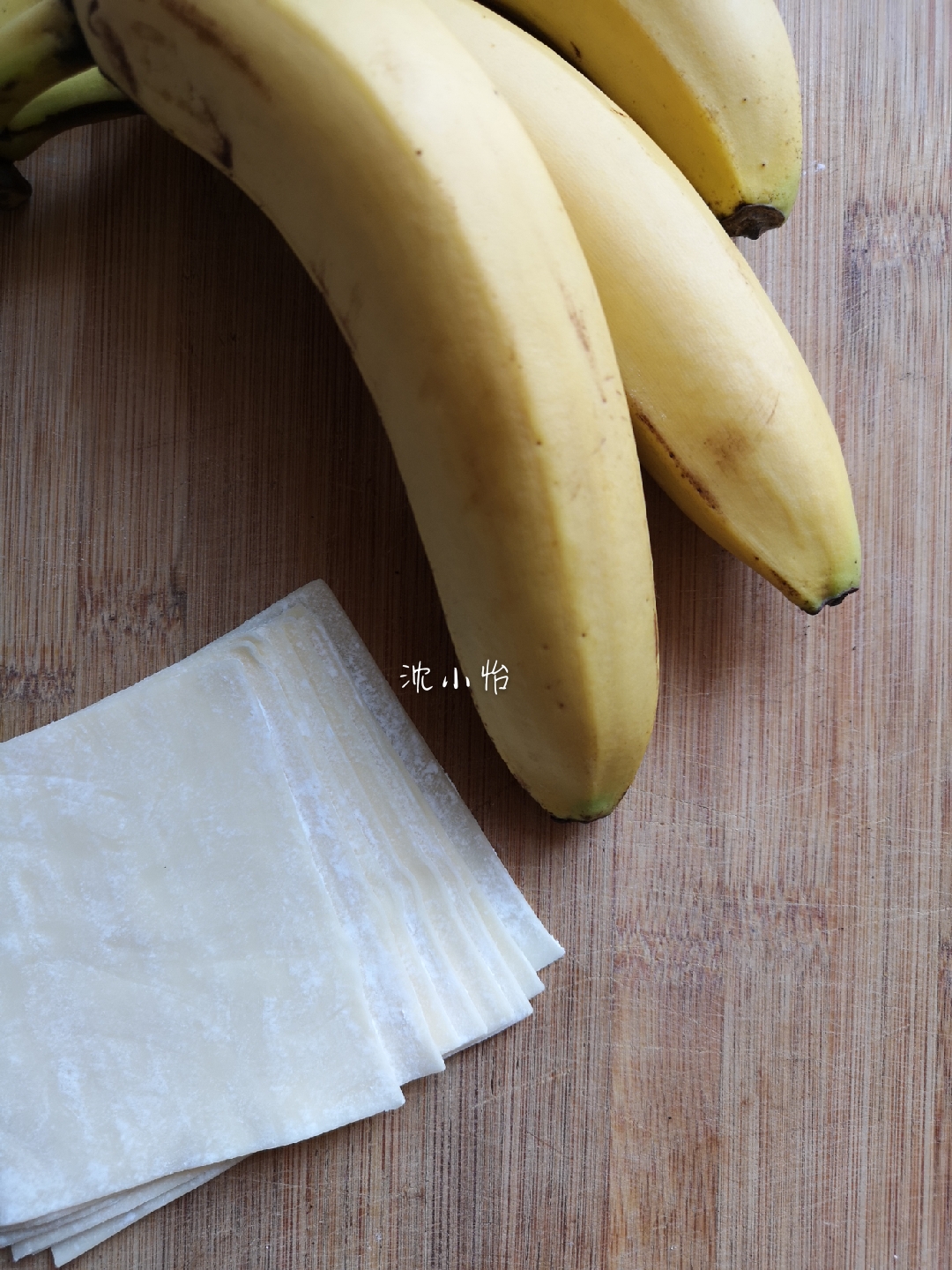 多余的饺子皮、馄饨皮千万不要扔，简单处理一下，秒变美味小吃
