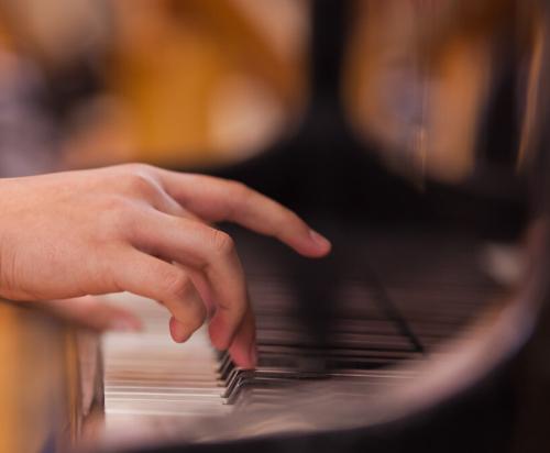 国产琴好还是进口琴好啊,国产琴值得买吗