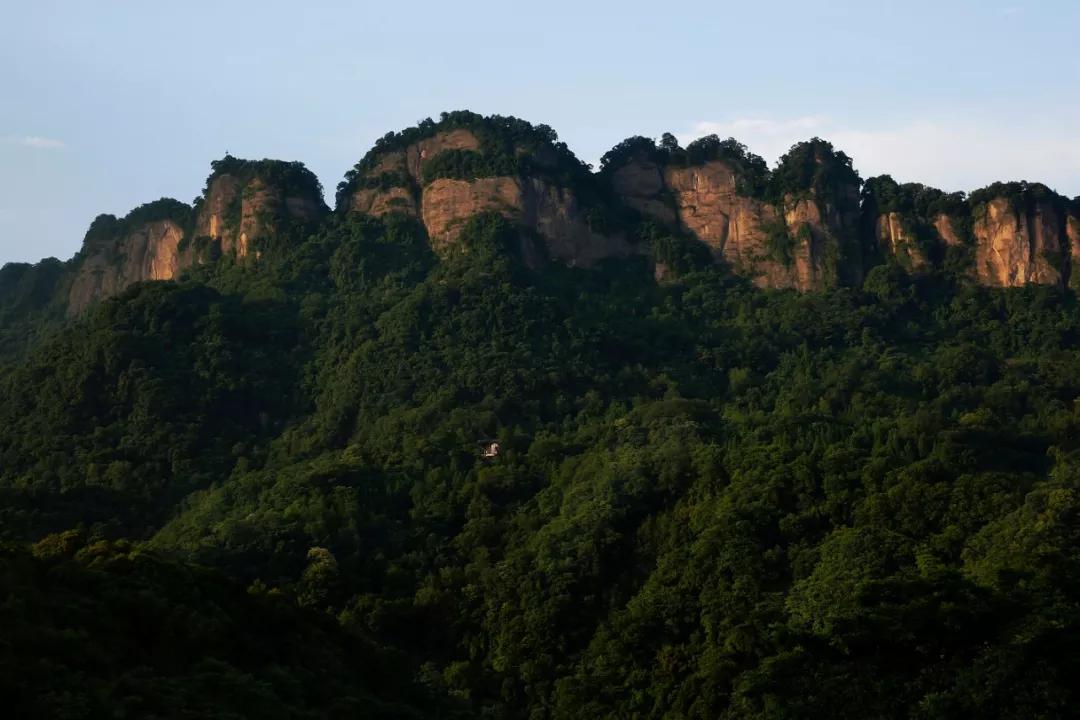 青城山别有洞天山居民宿,青城山肆禧山外民宿海拔