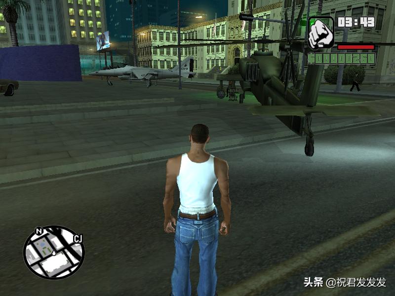 侠盗飞车:开坦克上街最多到3星,坦克会被打爆,尴尬的是不能停