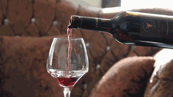 重庆大学公共管理学院同学系列之研修一班红酒沙龙品鉴会回顾