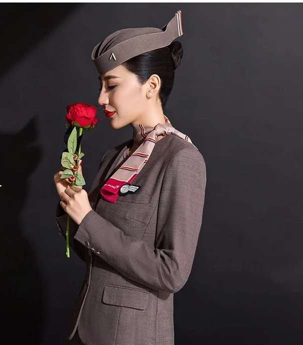 世界航空公司空姐制服,世界航空服