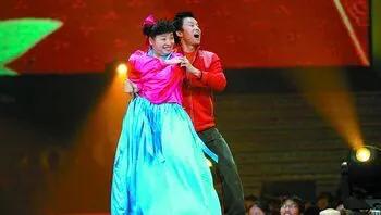 著名笑星三湘第一美女何晶晶,46岁笑星何晶晶近况凄惨无人识