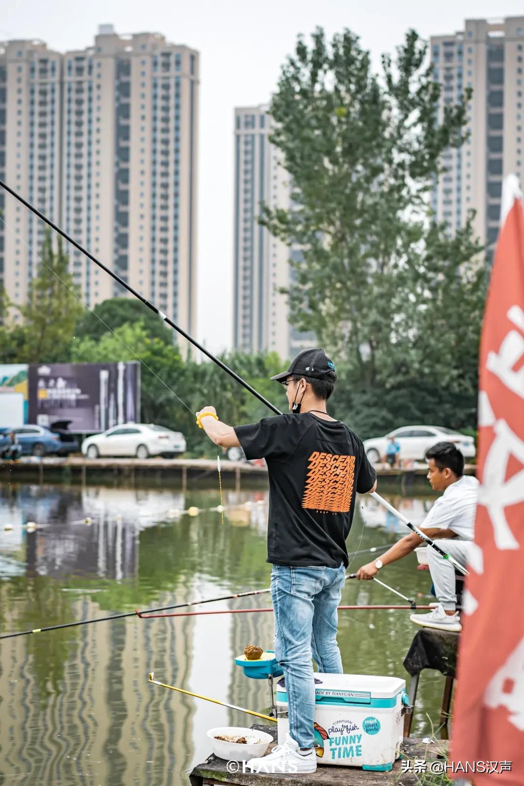 天元邓刚在湖北枣阳钓鱼的视频,武汉天元邓刚视频