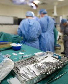 疝气微创手术能彻底根治疝气吗,疝气手术治疗方法哪个最好最安全