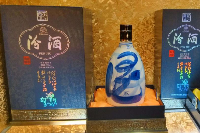 “泡药酒”必备的几款白酒，江小白上榜，第3款老中医最爱