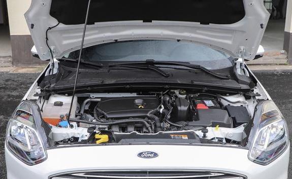 性价比最高的车型福特福睿斯,仅提供三缸车型的福特福睿斯