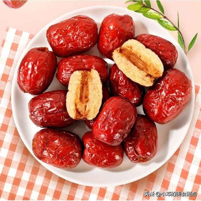 香酥红枣嘎嘣脆,怎么做酥脆可口的红枣