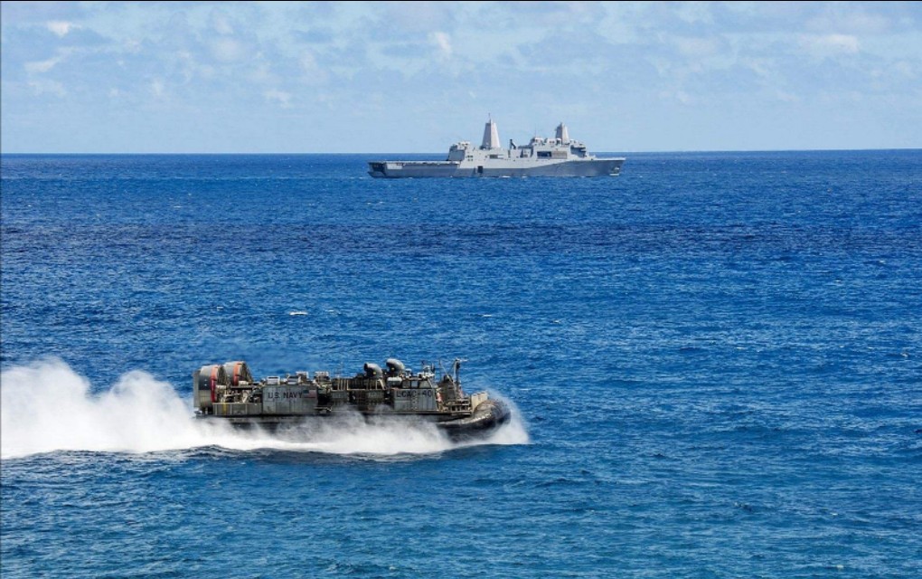 野牛登陆艇,野牛级登陆艇视频