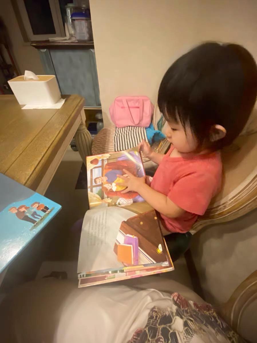 “妈妈今天老师亲我了”：别让我们拼命保护的孩子，毁在性教育上