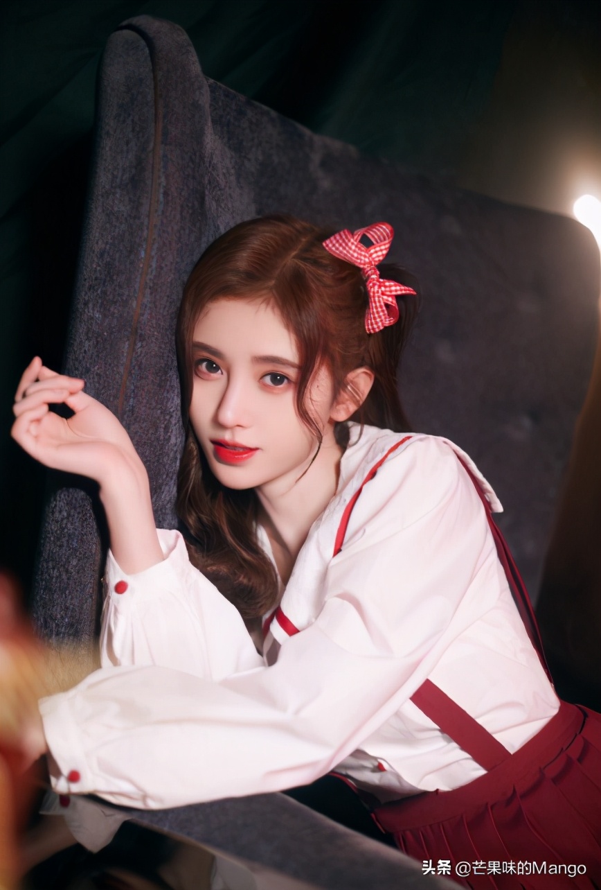 一对蝴蝶结发饰戴法女童,古风蝴蝶结发饰教程戴法幼儿