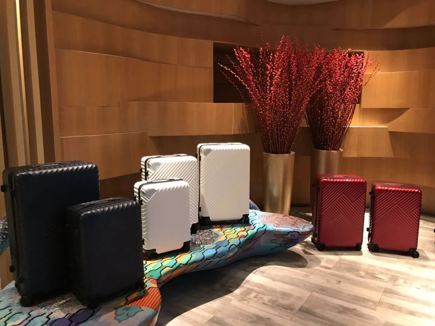 旅行箱的轮子种类视频,旅行箱的轮子爱坏