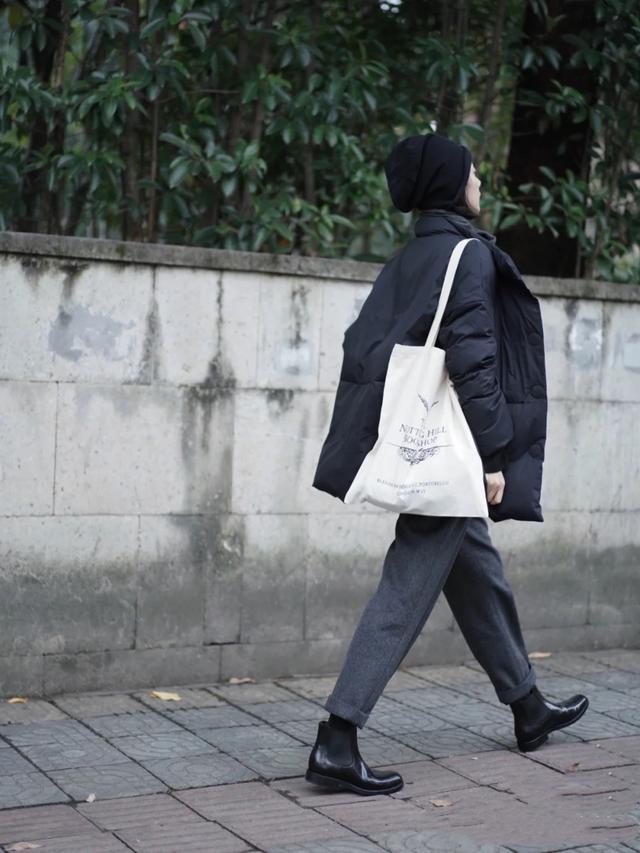 羽绒服去灰小诀窍,黑色羽绒服沾灰尘是质量问题吗