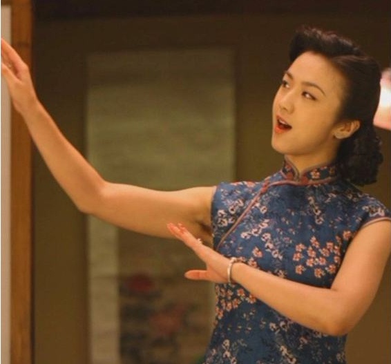 男人是喜欢女人化妆还是素颜,男人是喜欢女人装傻还是真傻