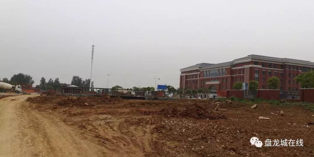 卓尔足球场建设进度,盘龙城卓尔足球学校