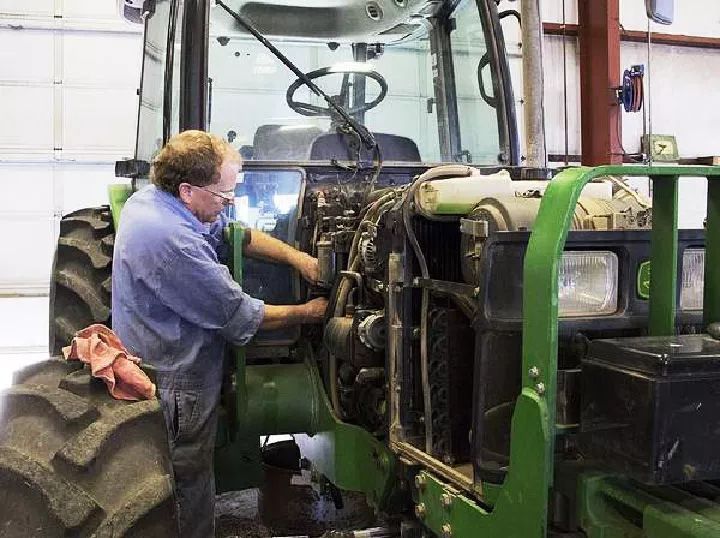 大马力拖拉机断腰详细过程,拖拉机断腰修理